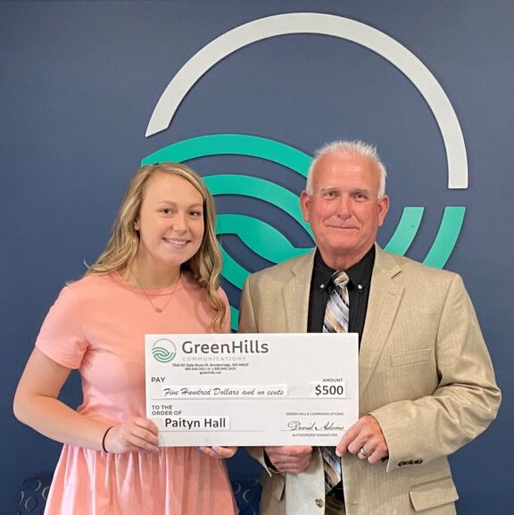 Paityn Hall Receives $500 College Scholarship